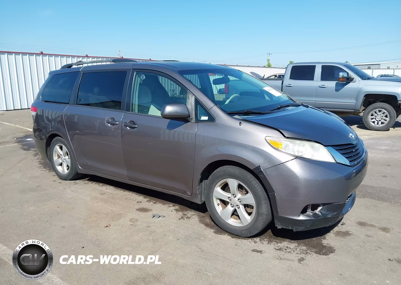 2013 Toyota Sienna Le V6 8 Passenger – zdjęcie 1 z 16