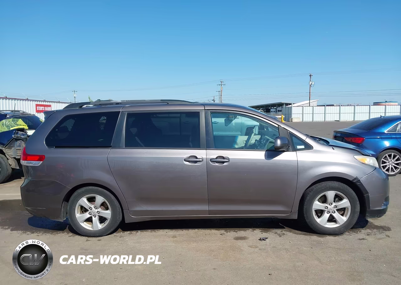 2013 Toyota Sienna Le V6 8 Passenger VIN:5TDKK3DC6DS307538 - 13