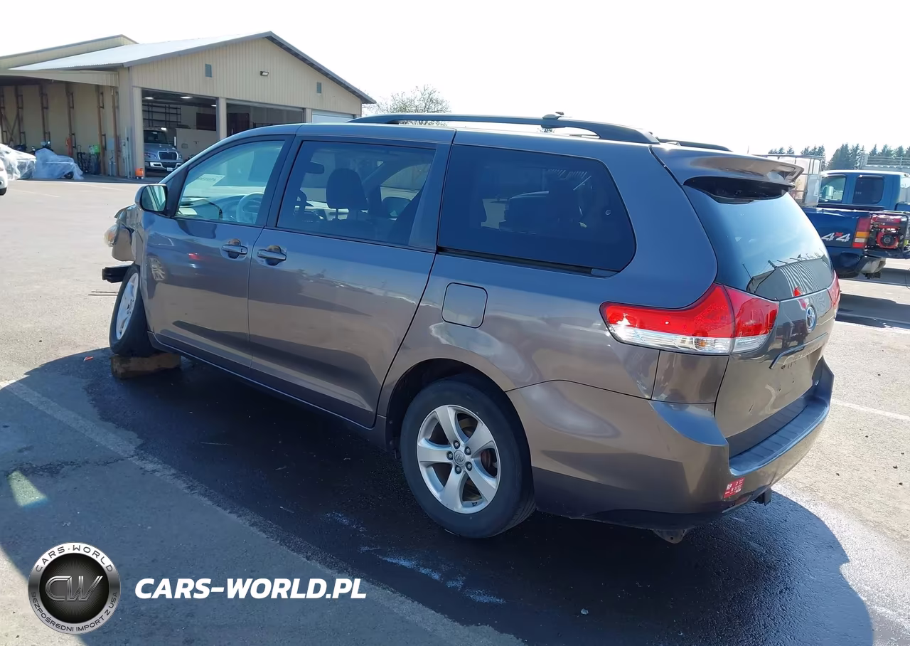 2013 Toyota Sienna Le V6 8 Passenger VIN:5TDKK3DC6DS307538 - 3
