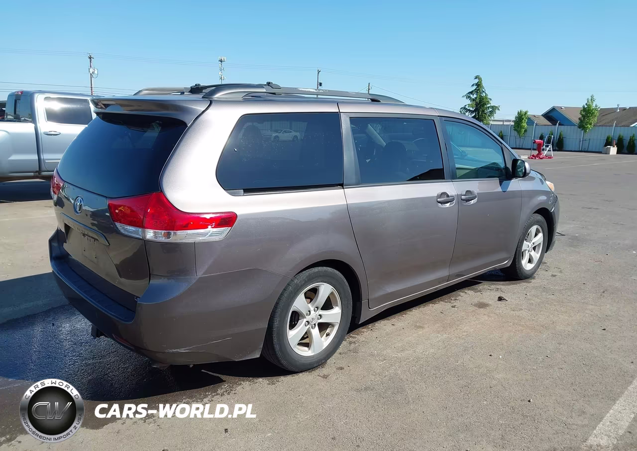 2013 Toyota Sienna Le V6 8 Passenger VIN:5TDKK3DC6DS307538 - 4