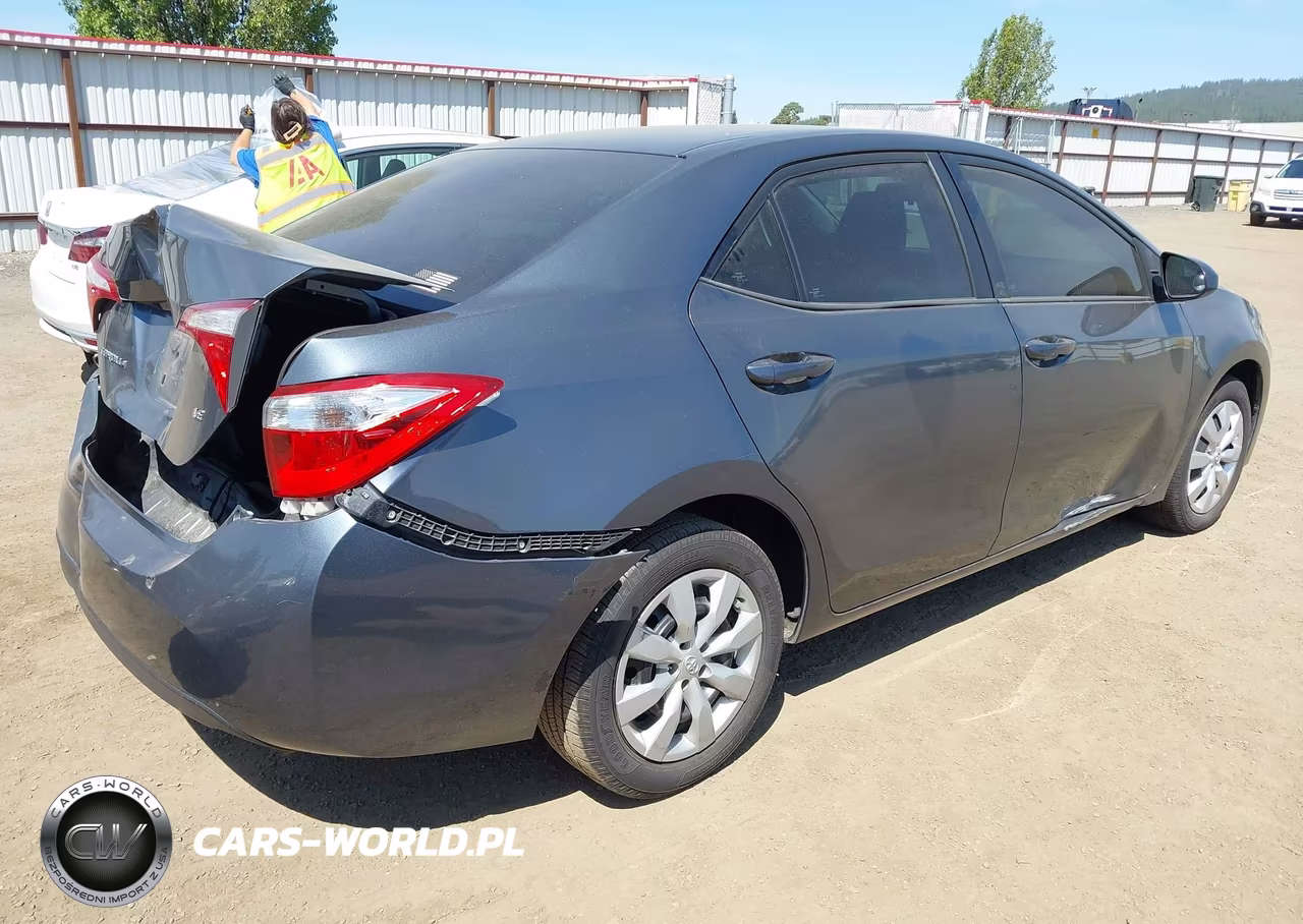 2015 Toyota Corolla Le VIN:2T1BURHE9FC245024 - 4