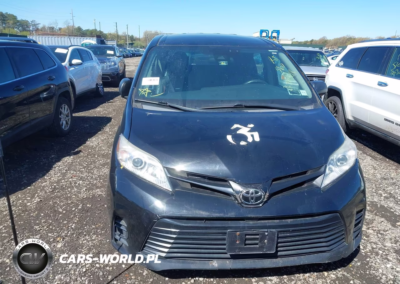 2018 Toyota Sienna L 7 Passenger VIN:5TDZZ3DC9JS962007 - 11