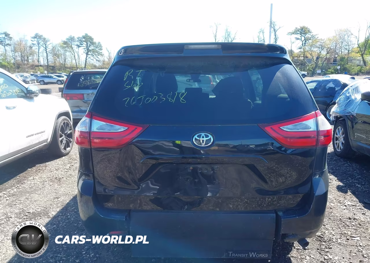2018 Toyota Sienna L 7 Passenger VIN:5TDZZ3DC9JS962007 - 15