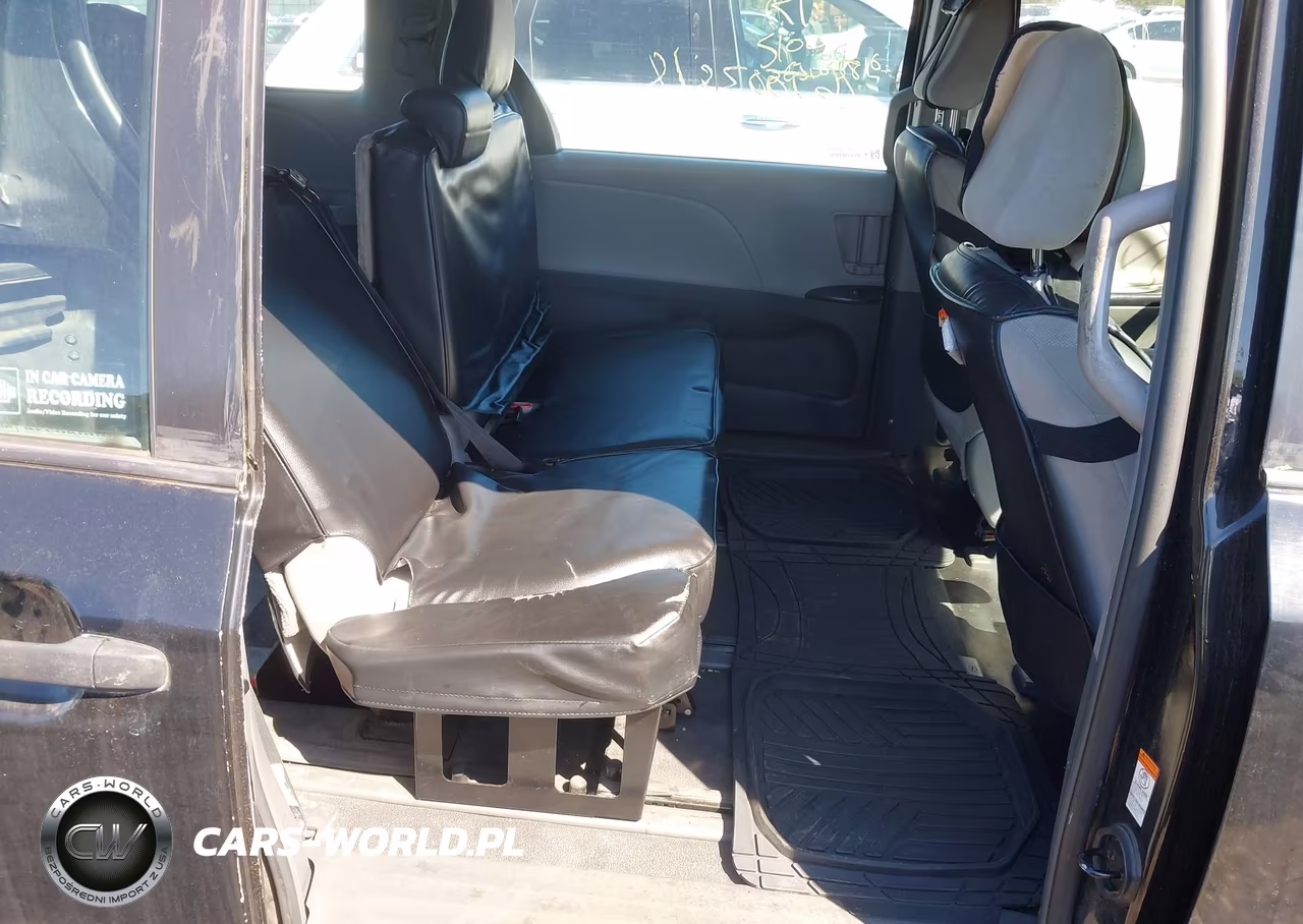 2018 Toyota Sienna L 7 Passenger VIN:5TDZZ3DC9JS962007 - 8