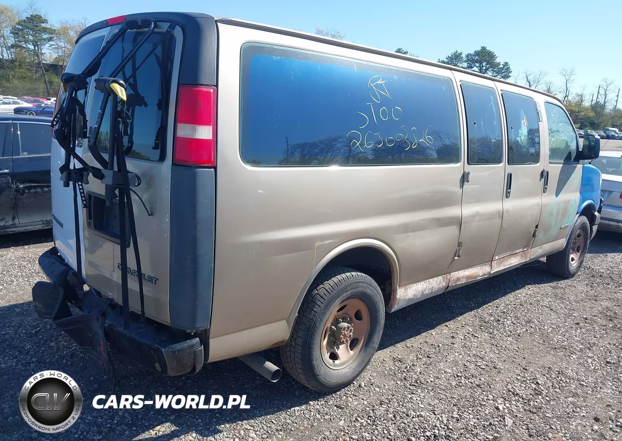 2005 Chevrolet Express VIN:1GAHG39UX51224697 - 4