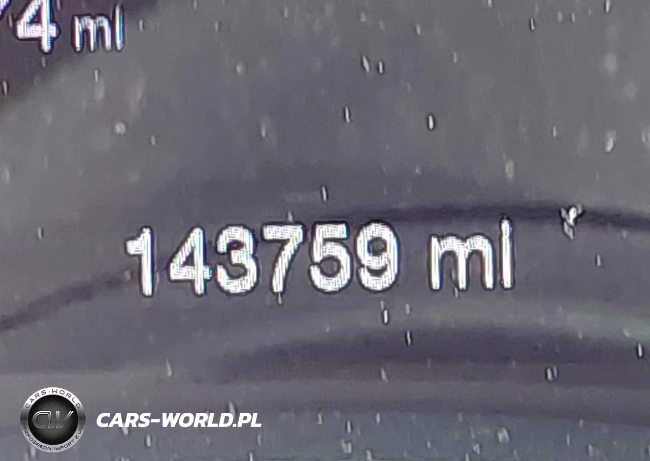 2018 Jeep Grand Cherokee Altitude 4X4 VIN:1C4RJFAGXJC217574 - 16