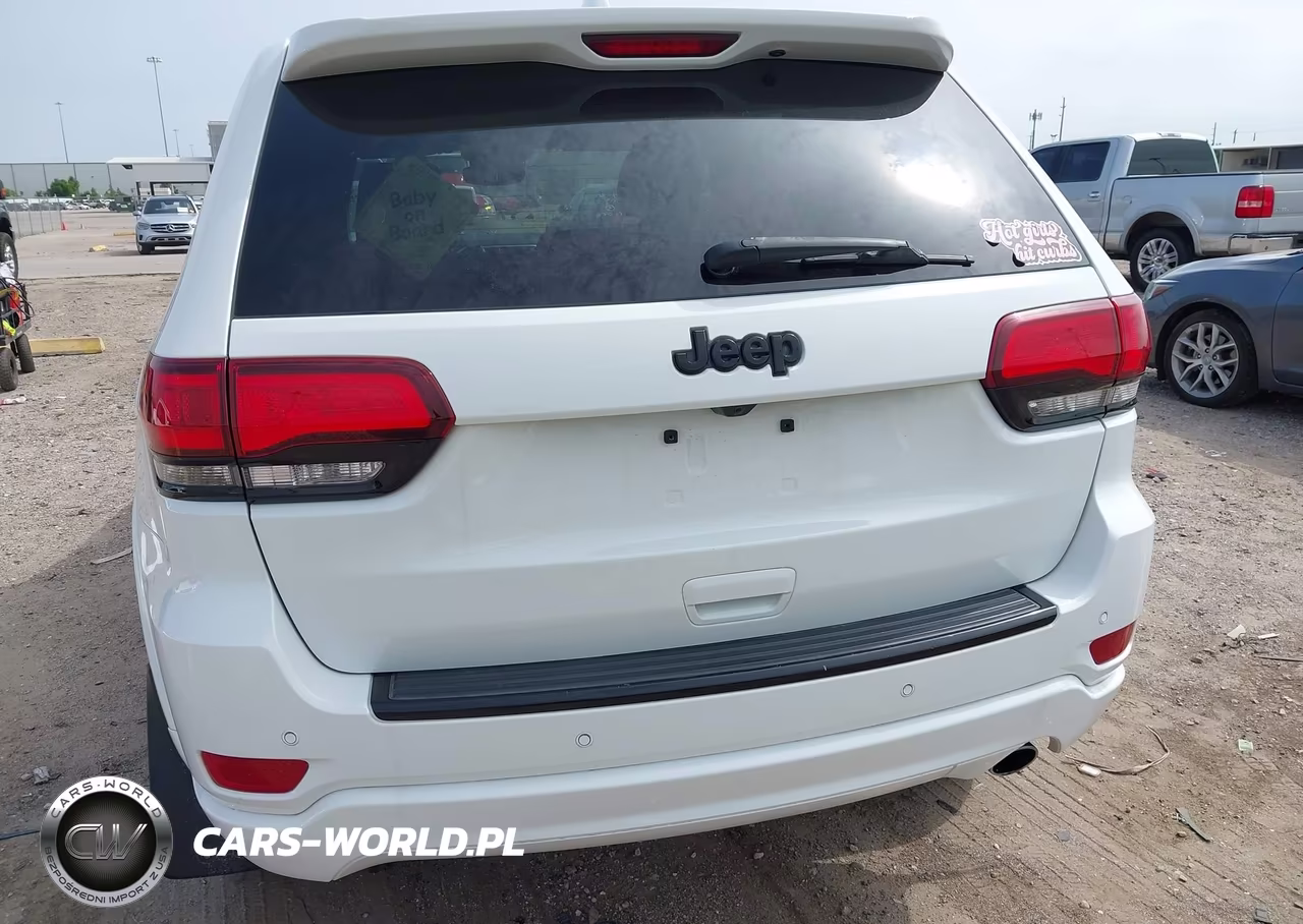 2018 Jeep Grand Cherokee Altitude 4X4 VIN:1C4RJFAGXJC217574 - 17