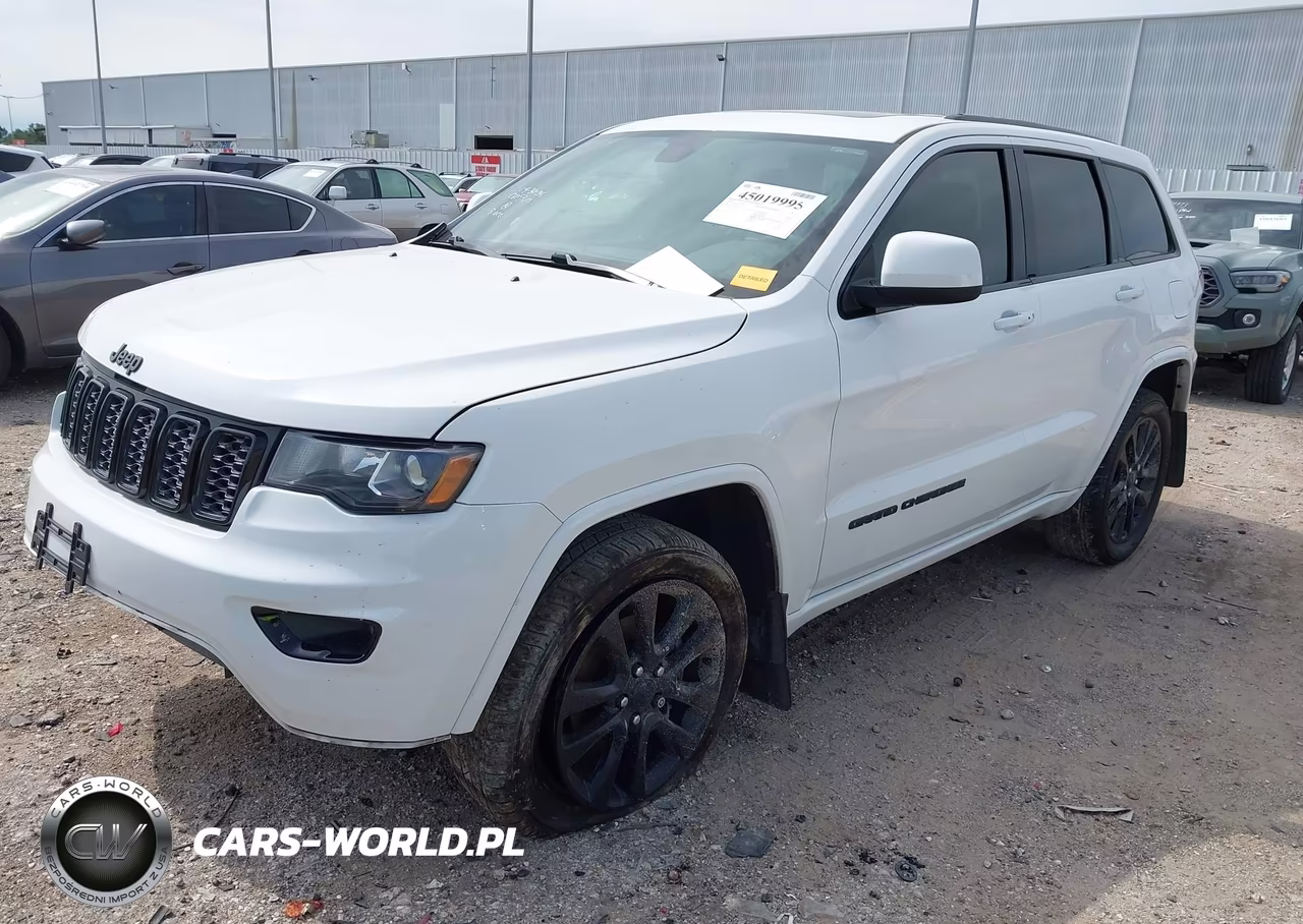 2018 Jeep Grand Cherokee Altitude 4X4 VIN:1C4RJFAGXJC217574 - 2