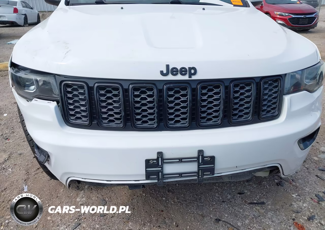 2018 Jeep Grand Cherokee Altitude 4X4 VIN:1C4RJFAGXJC217574 - 6