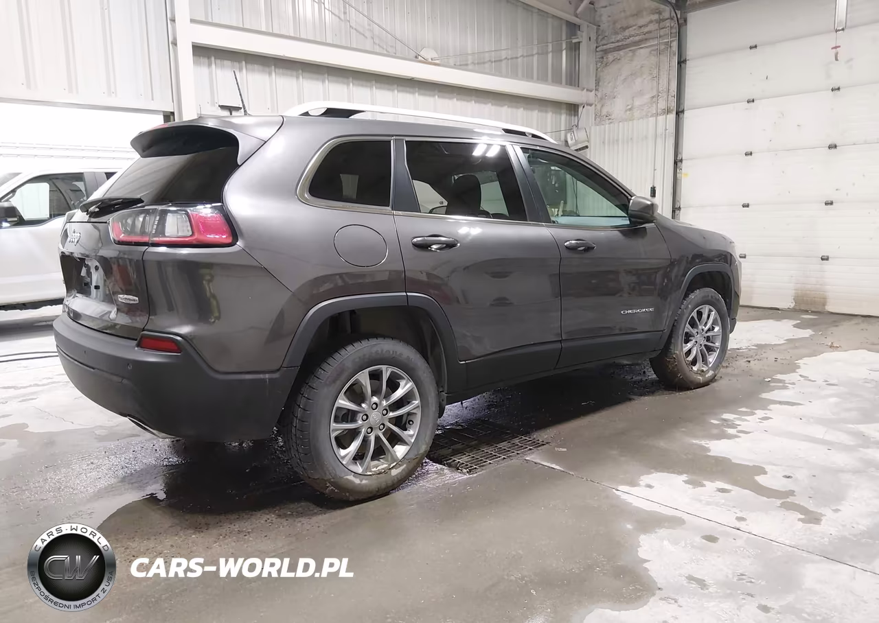 2019 Jeep Cherokee Latitude Plus 4X4 VIN:1C4PJMLN4KD229609 - 4