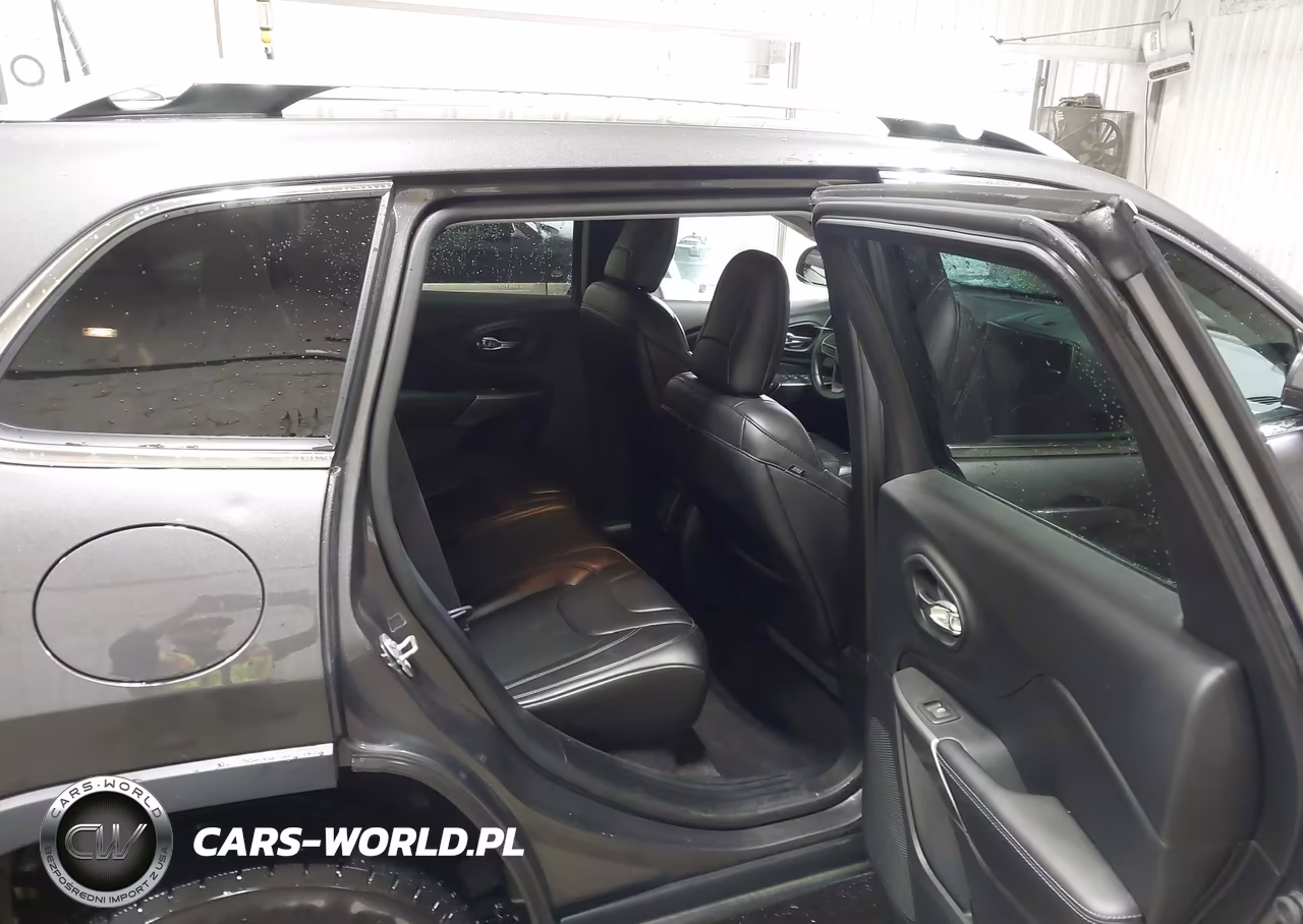 2019 Jeep Cherokee Latitude Plus 4X4 VIN:1C4PJMLN4KD229609 - 8