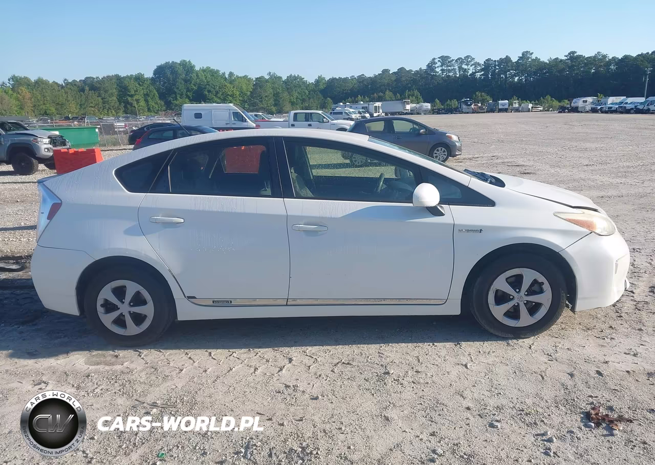 2014 Toyota Prius Three VIN:JTDKN3DU7E0388134 - 13