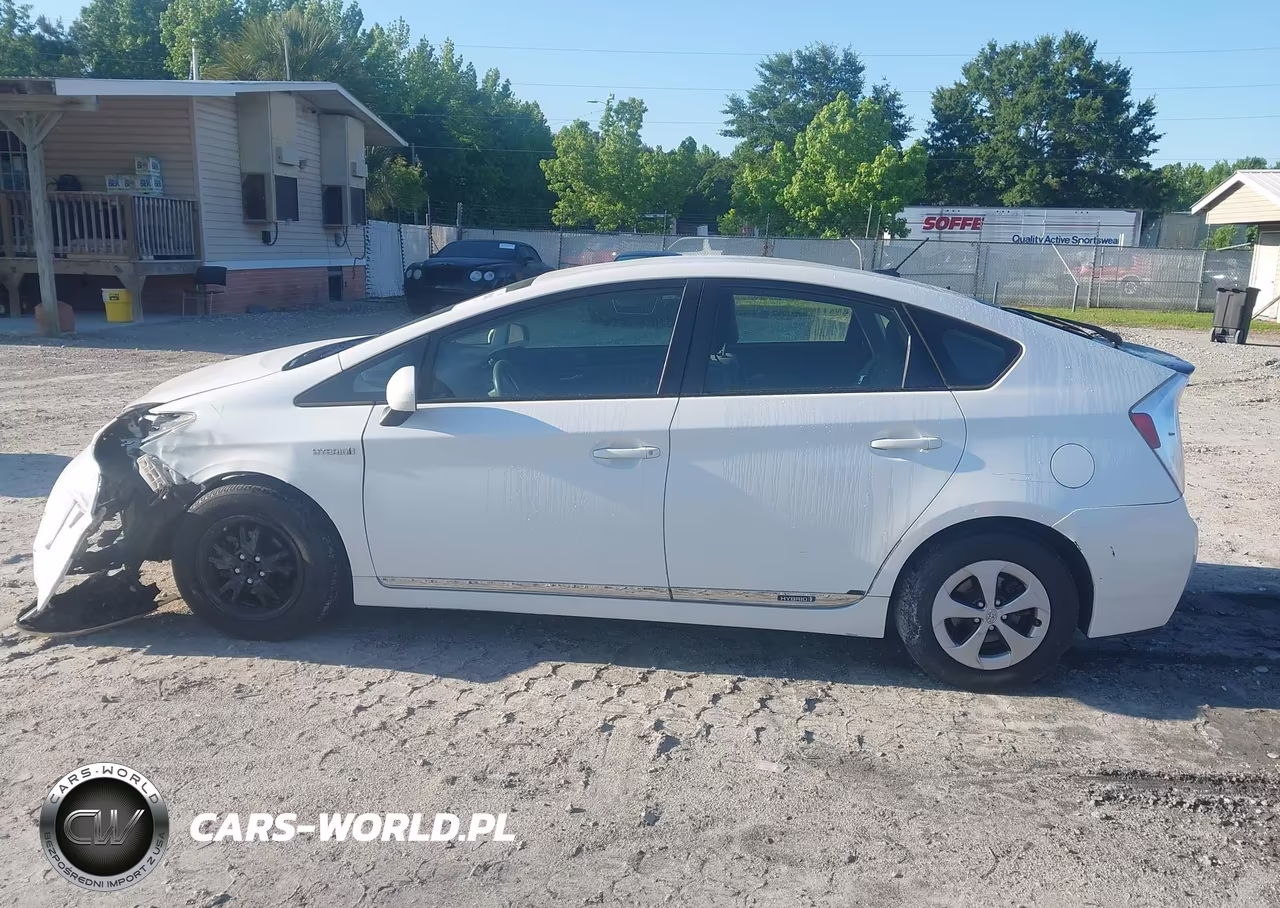 2014 Toyota Prius Three VIN:JTDKN3DU7E0388134 - 14