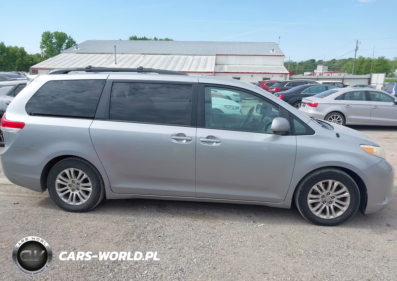 2011 Toyota Sienna Xle V6 VIN:5TDYK3DCXBS123680 - 14