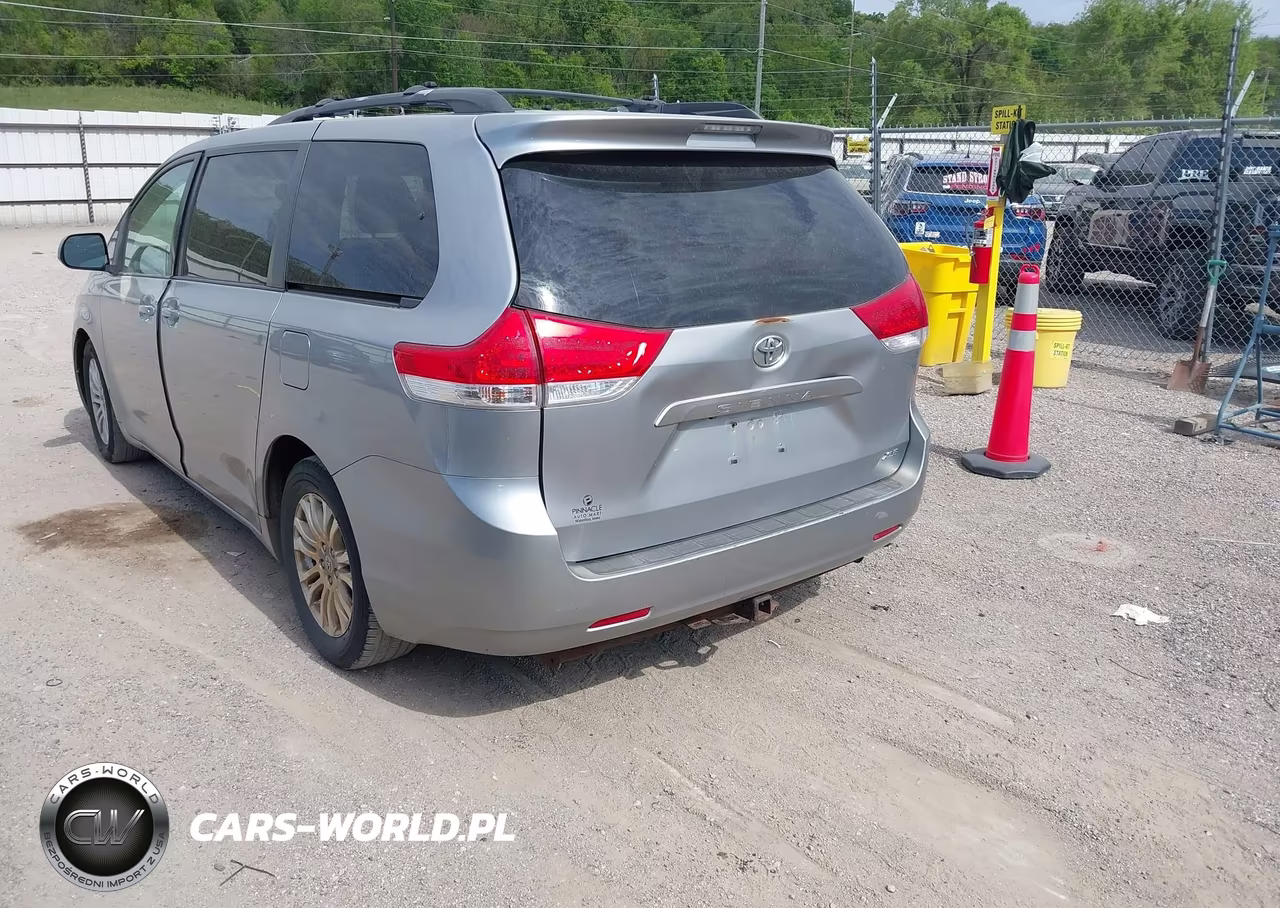 2011 Toyota Sienna Xle V6 VIN:5TDYK3DCXBS123680 - 3