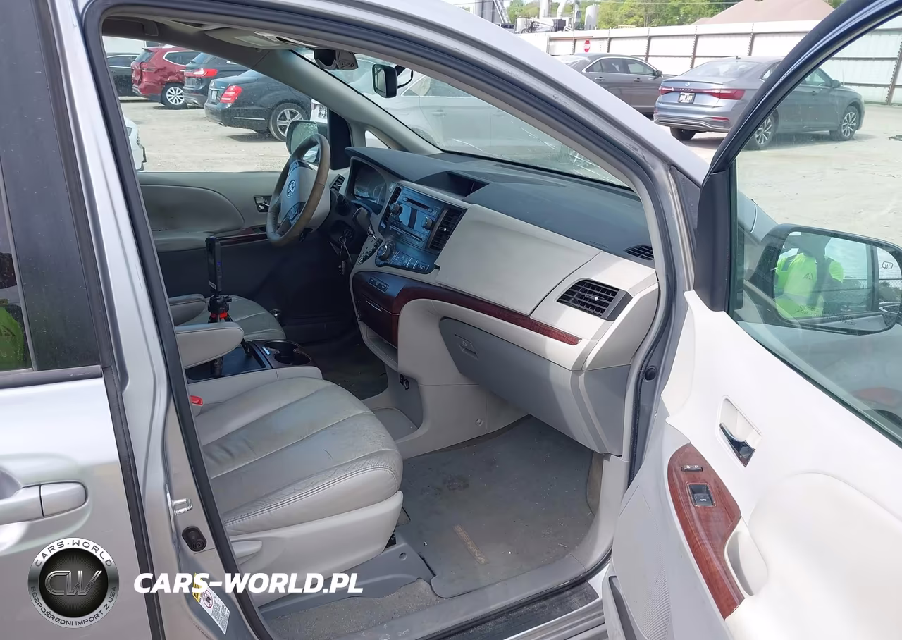 2011 Toyota Sienna Xle V6 VIN:5TDYK3DCXBS123680 - 5