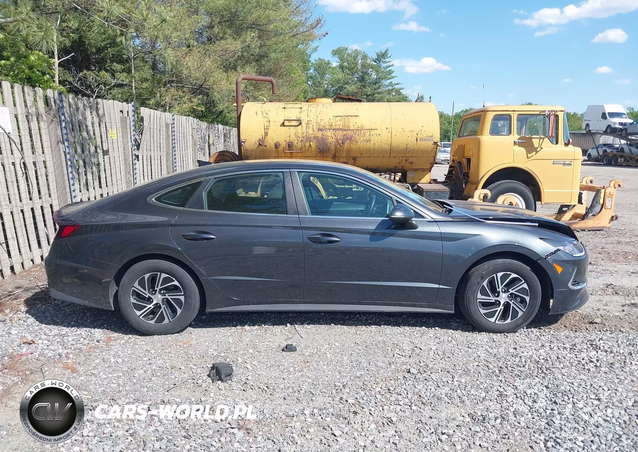 2023 Hyundai Sonata Hybrid Blue VIN:KMHL24JJ2PA067513 - 17
