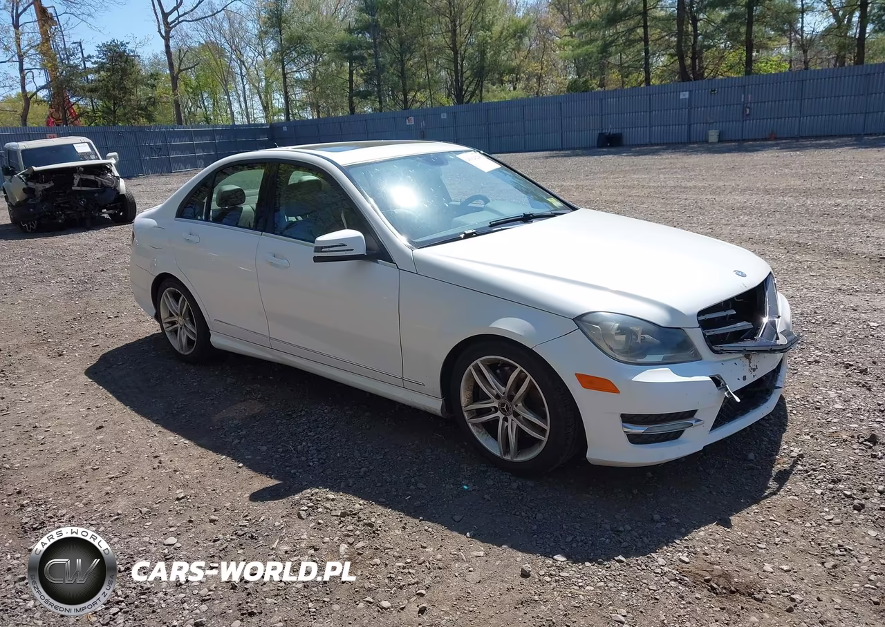 2013 Mercedes-Benz C 300 Sport 4Matic – zdjęcie 1 z 16