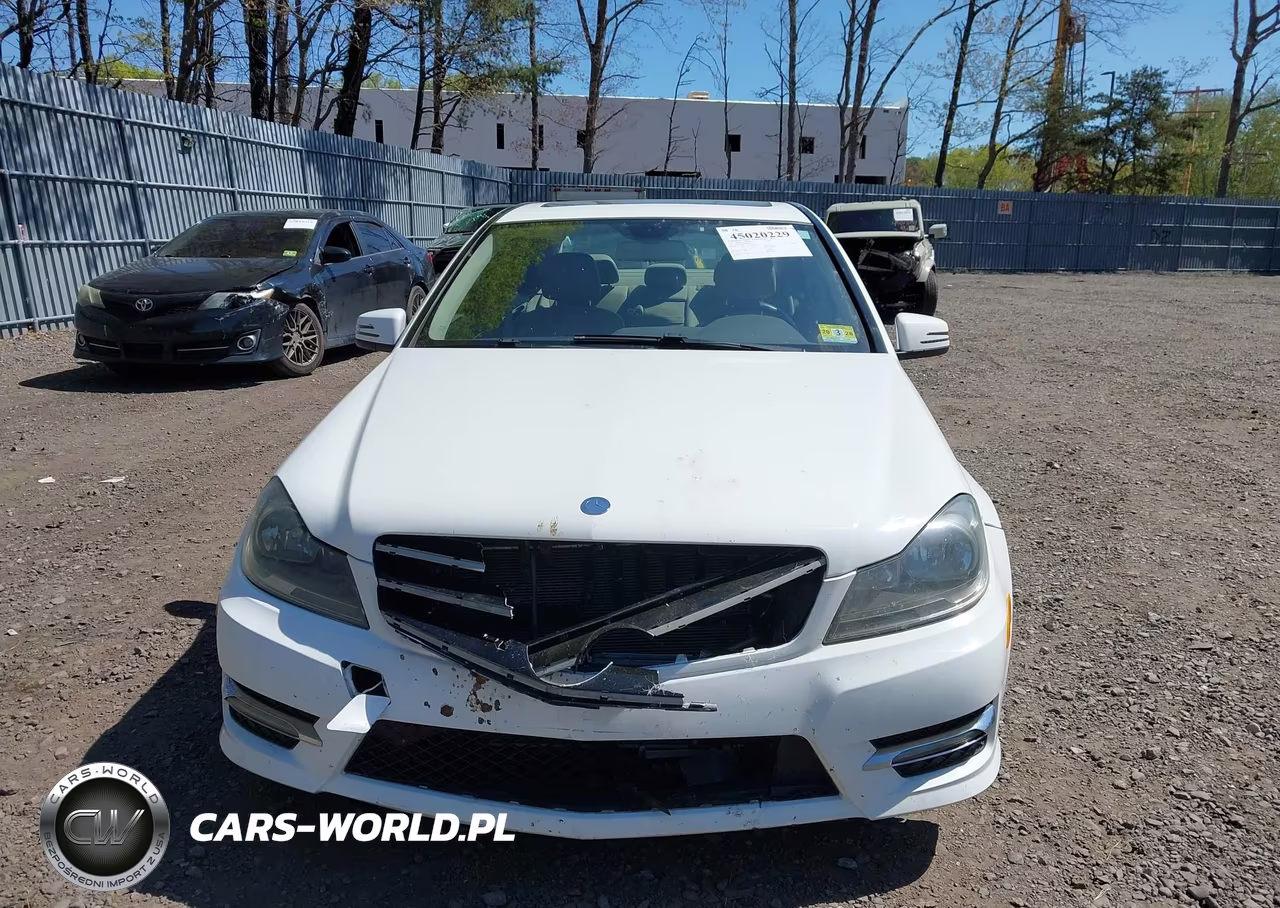 2013 Mercedes-Benz C 300 Sport 4Matic VIN:WDDGF8ABXDR286605 - 12
