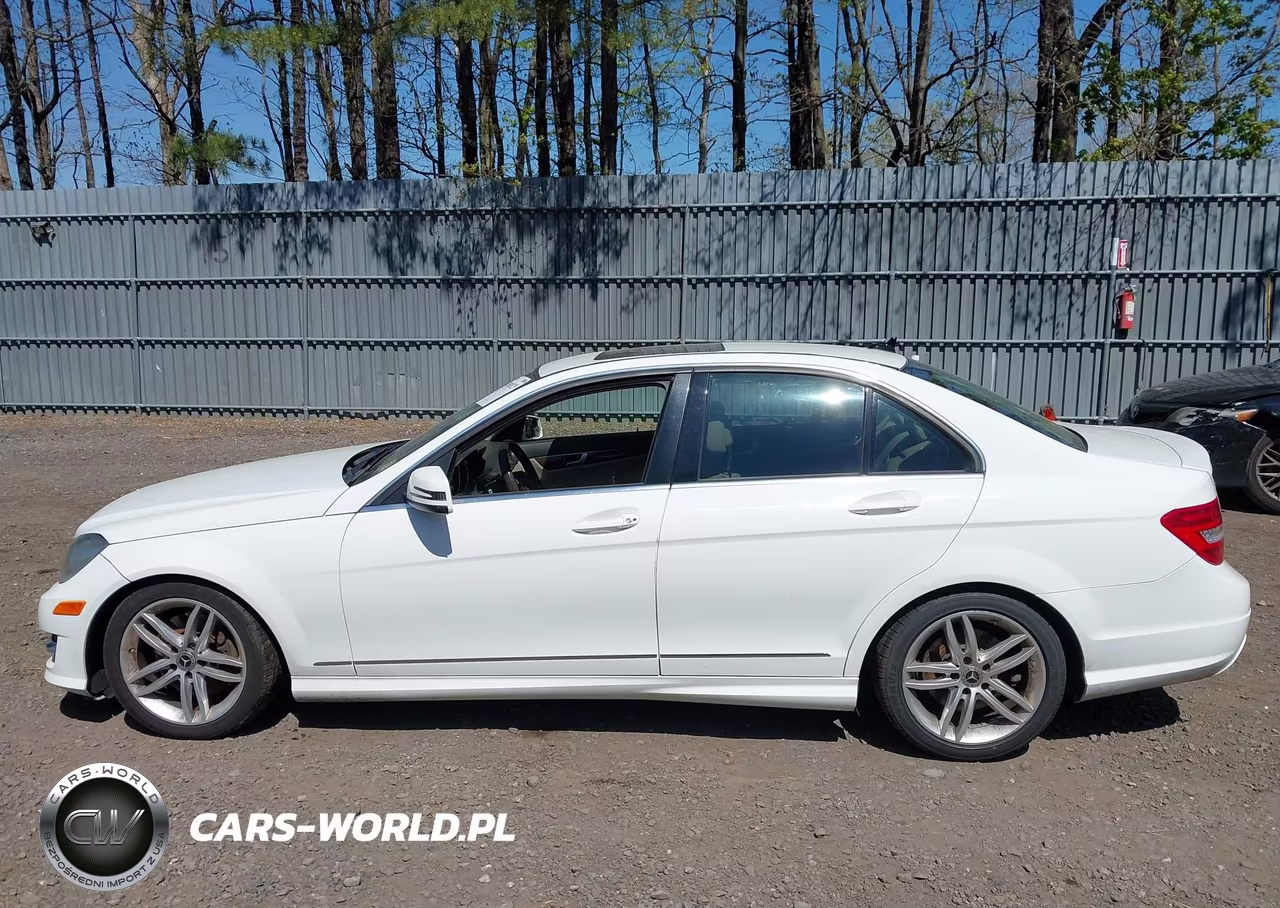 2013 Mercedes-Benz C 300 Sport 4Matic VIN:WDDGF8ABXDR286605 - 14