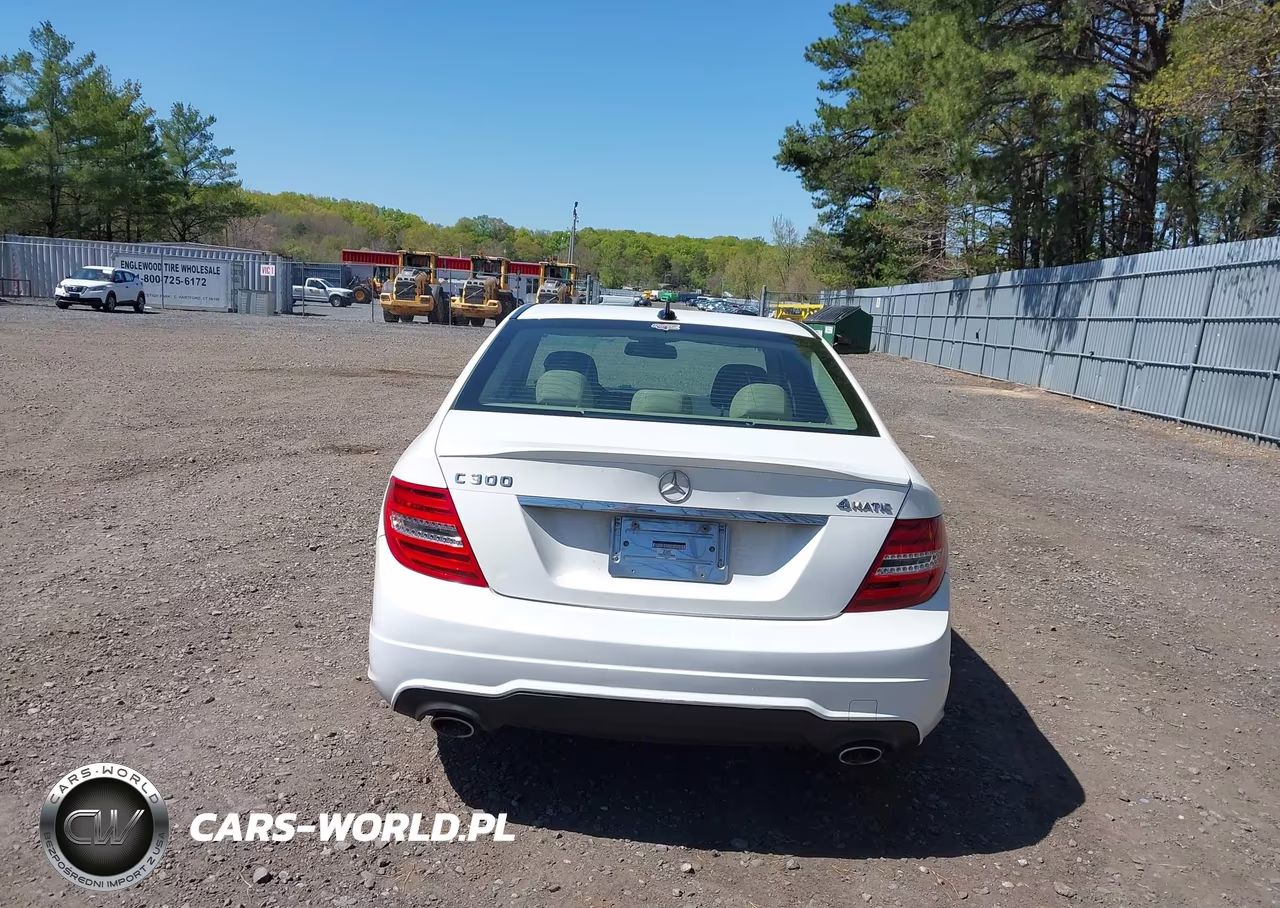 2013 Mercedes-Benz C 300 Sport 4Matic VIN:WDDGF8ABXDR286605 - 16