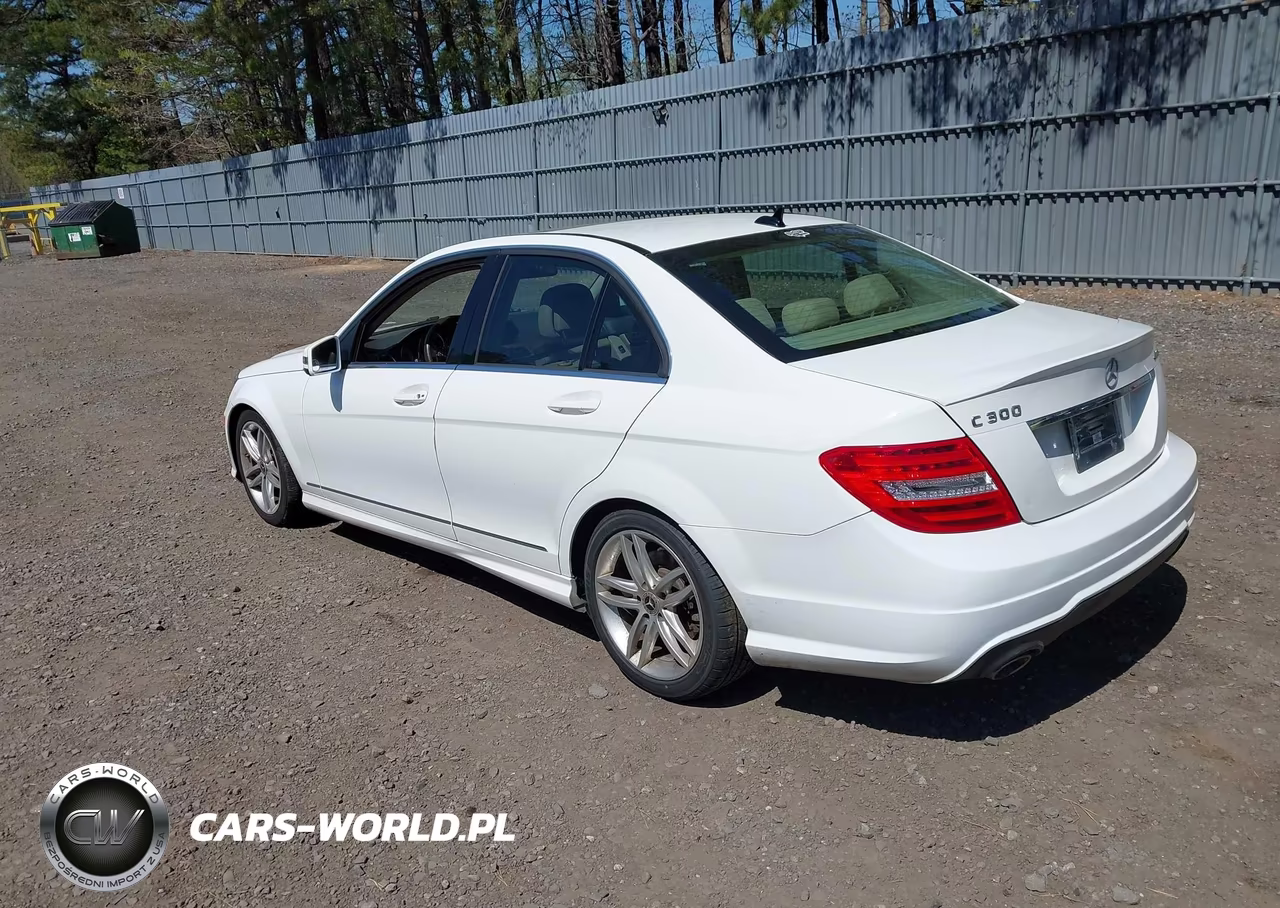 2013 Mercedes-Benz C 300 Sport 4Matic VIN:WDDGF8ABXDR286605 - 3