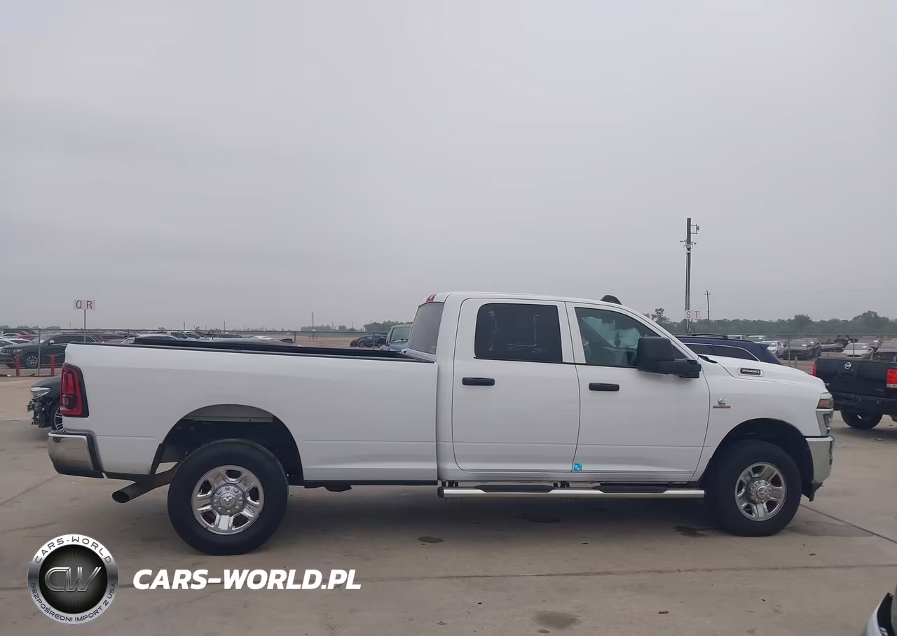 2025 Ram 2500 Tradesman 4X4 8' Box VIN:3C6UR5HL6SG526576 - 13