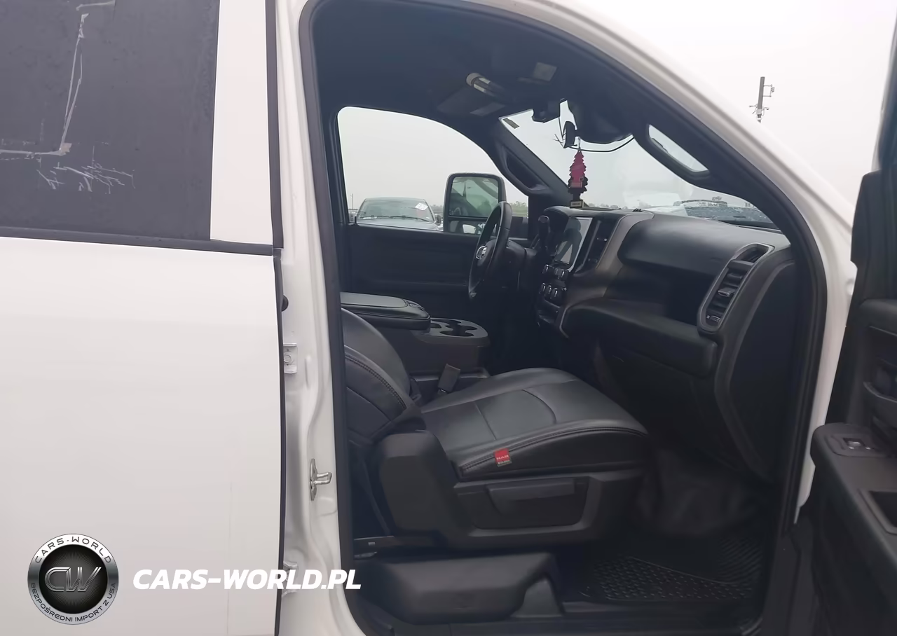 2025 Ram 2500 Tradesman 4X4 8' Box VIN:3C6UR5HL6SG526576 - 5