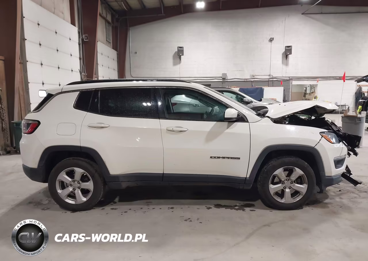 2019 Jeep Compass Latitude 4X4 VIN:3C4NJDBB7KT847502 - 13