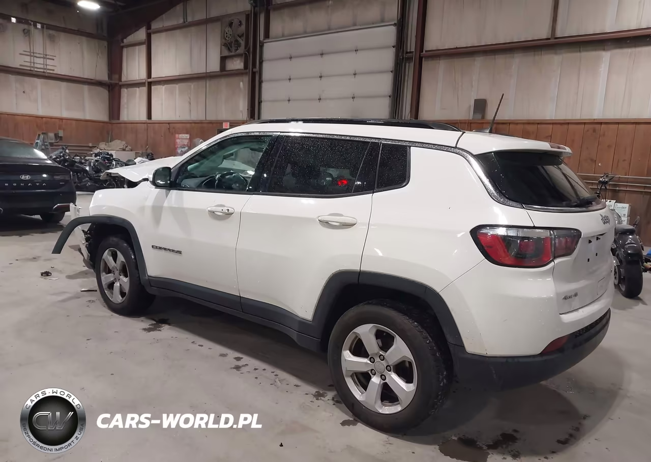 2019 Jeep Compass Latitude 4X4 VIN:3C4NJDBB7KT847502 - 3