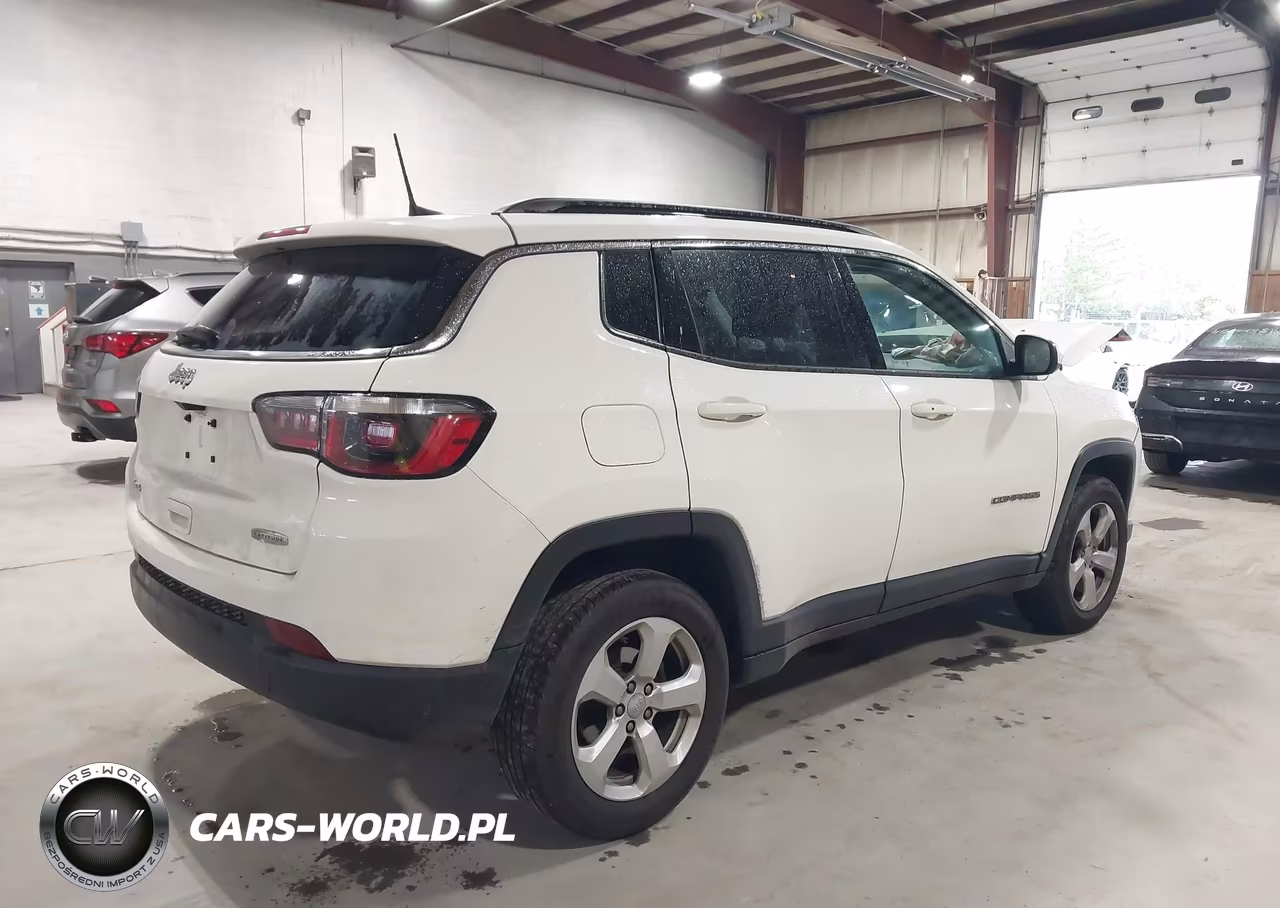 2019 Jeep Compass Latitude 4X4 VIN:3C4NJDBB7KT847502 - 4