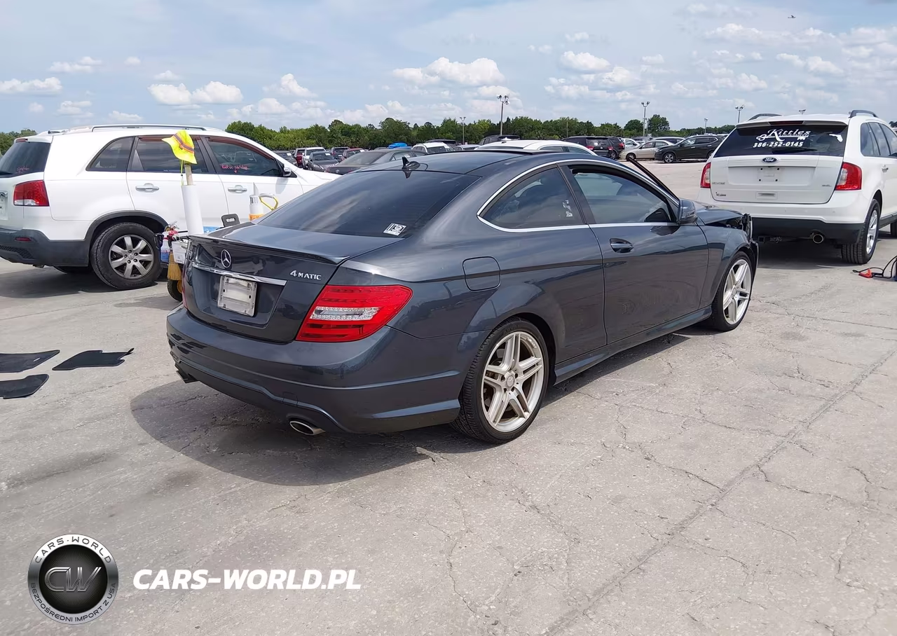 2014 Mercedes-Benz C 350 Sport 4Matic VIN:WDDGJ8JB1EG318899 - 4