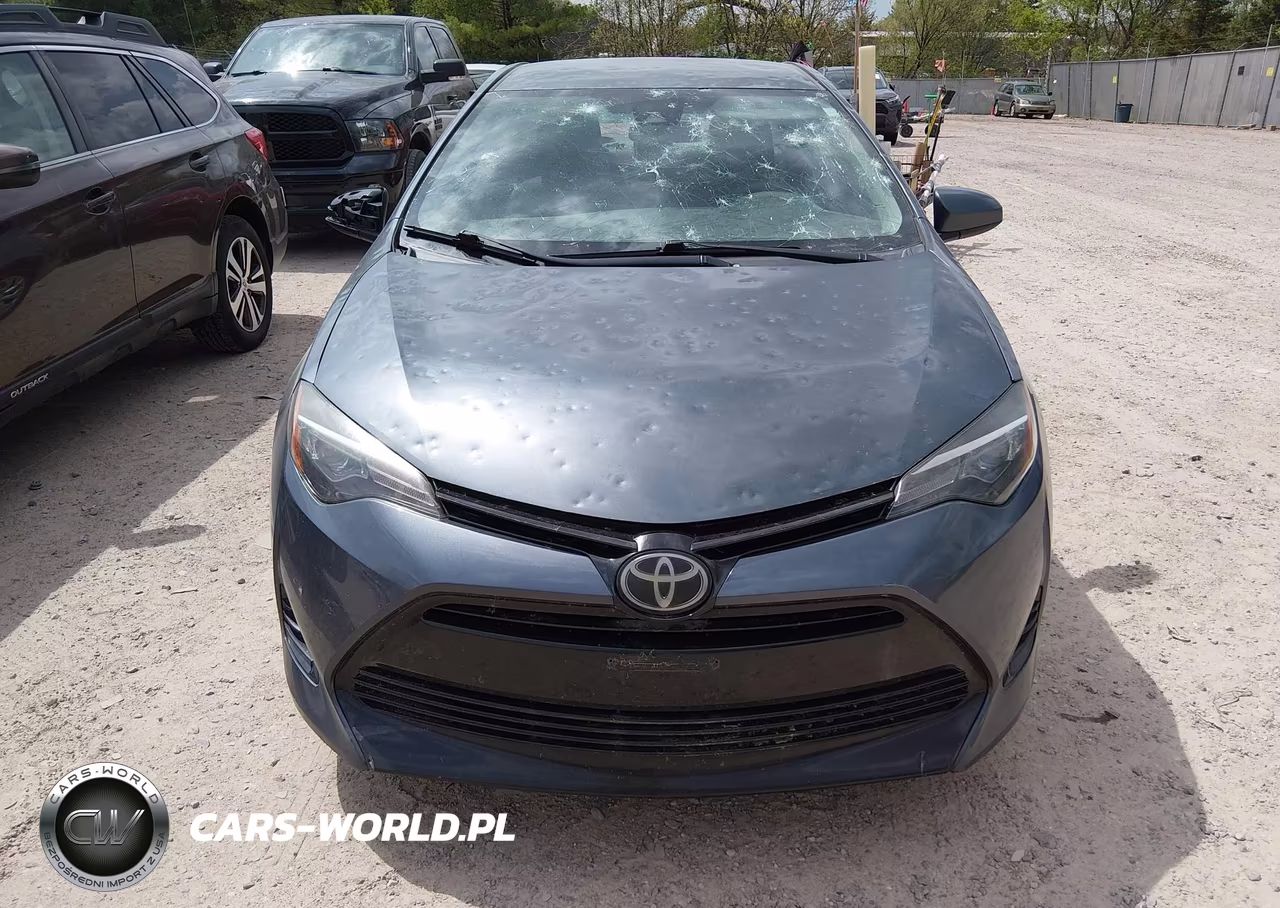 2018 Toyota Corolla Le VIN:5YFBURHE5JP816338 - 12