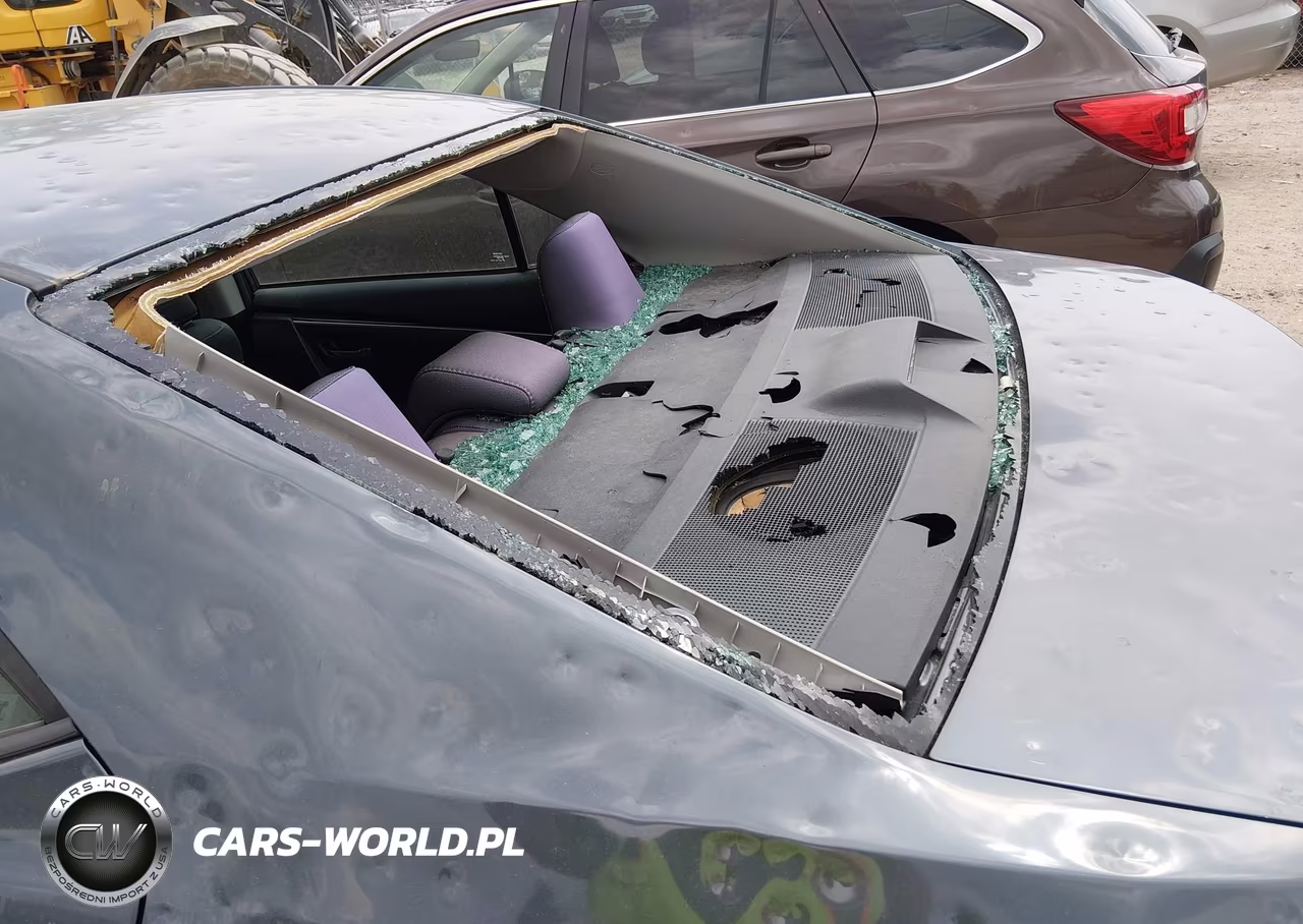 2018 Toyota Corolla Le VIN:5YFBURHE5JP816338 - 6