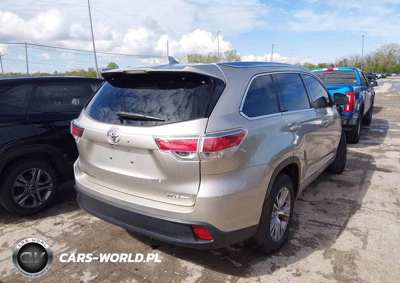 2014 Toyota Highlander Xle V6 VIN:5TDJKRFH1ES023310 - 4