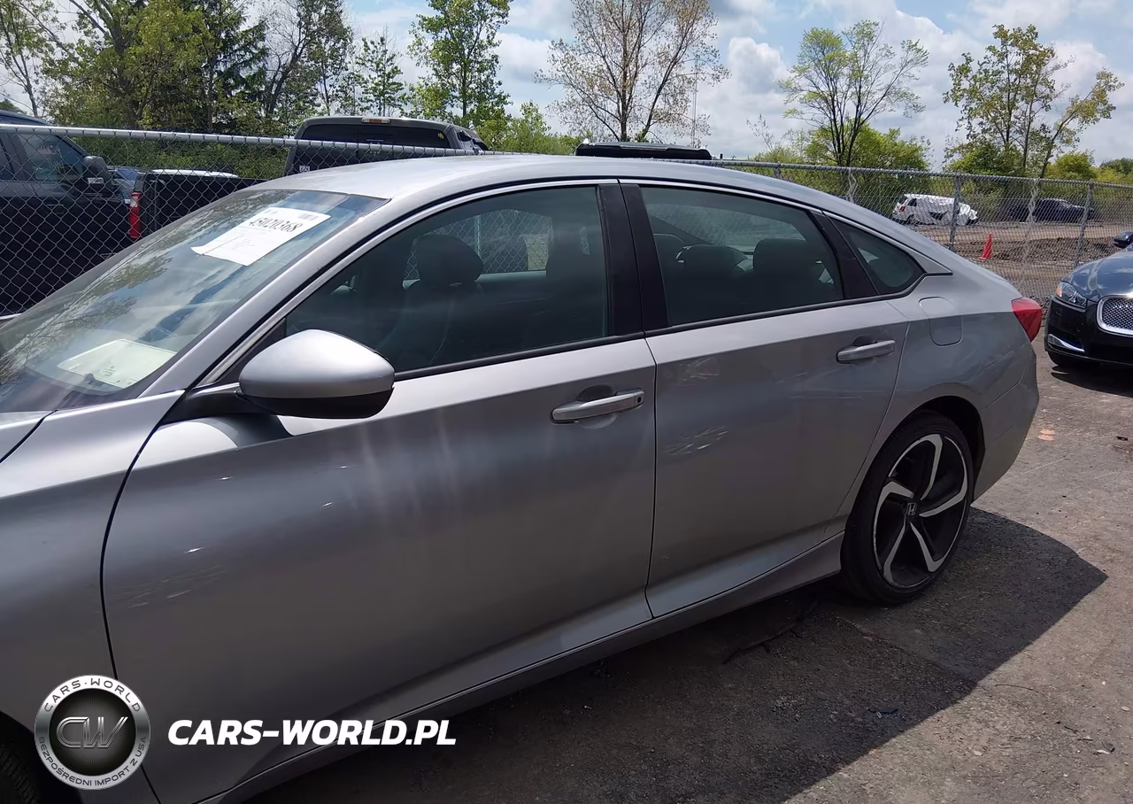 2018 Honda Accord Sport VIN:1HGCV1F36JA056446 - 14