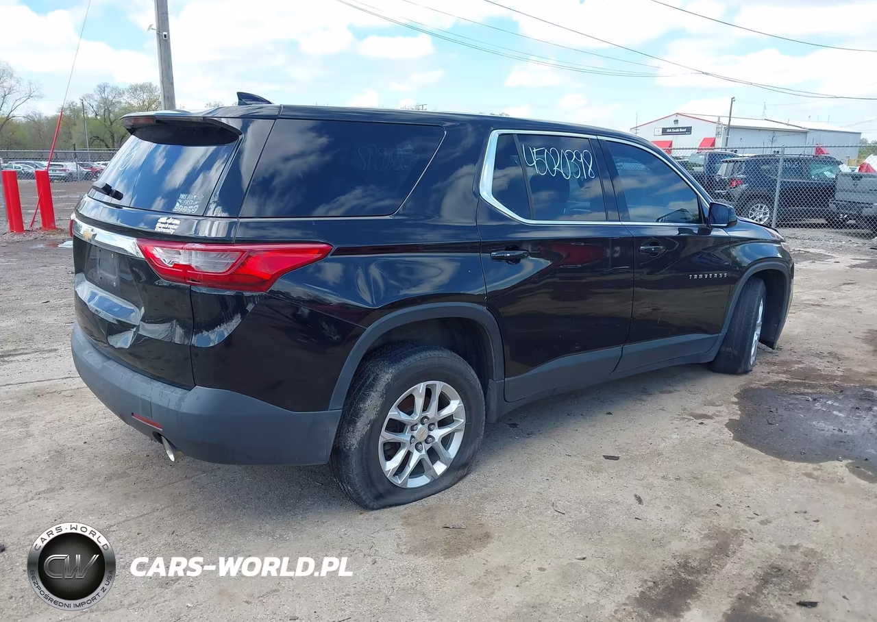 2018 Chevrolet Traverse Ls VIN:1GNERFKW2JJ163705 - 4