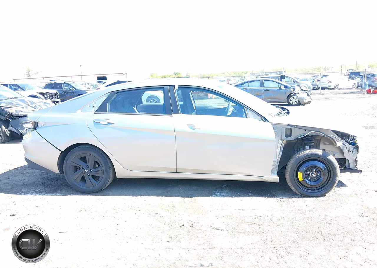 2022 Hyundai Elantra Sel VIN:5NPLS4AG7NH062662 - 13