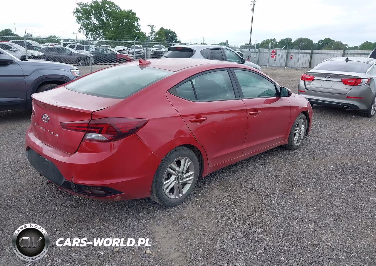 2019 Hyundai Elantra Sel VIN:5NPD84LF1KH467693 - 4