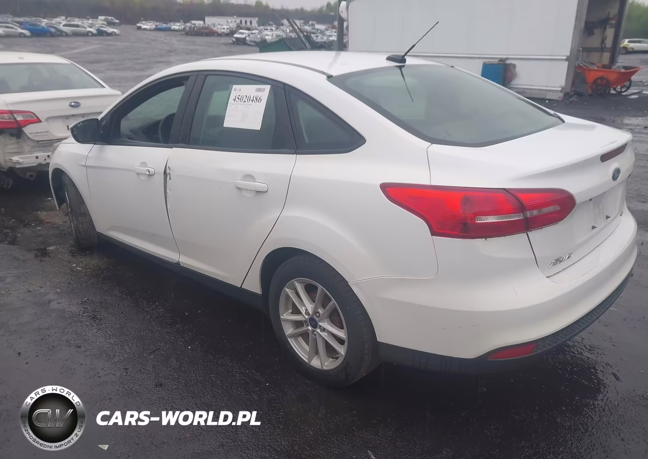 2018 Ford Focus Se VIN:1FADP3F23JL250541 - 3