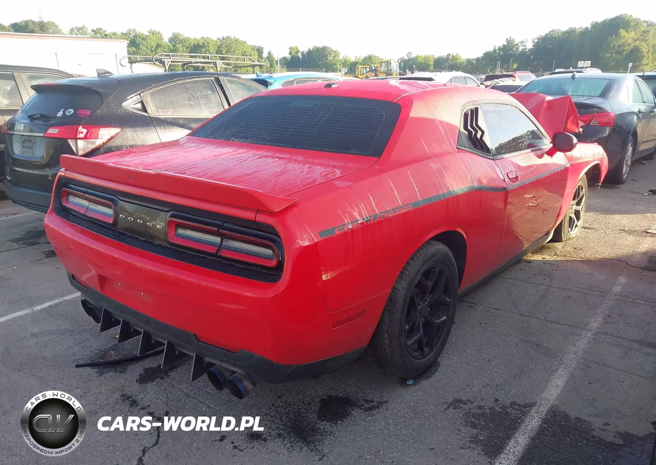 2018 Dodge Challenger Sxt VIN:2C3CDZAG2JH305597 - 4