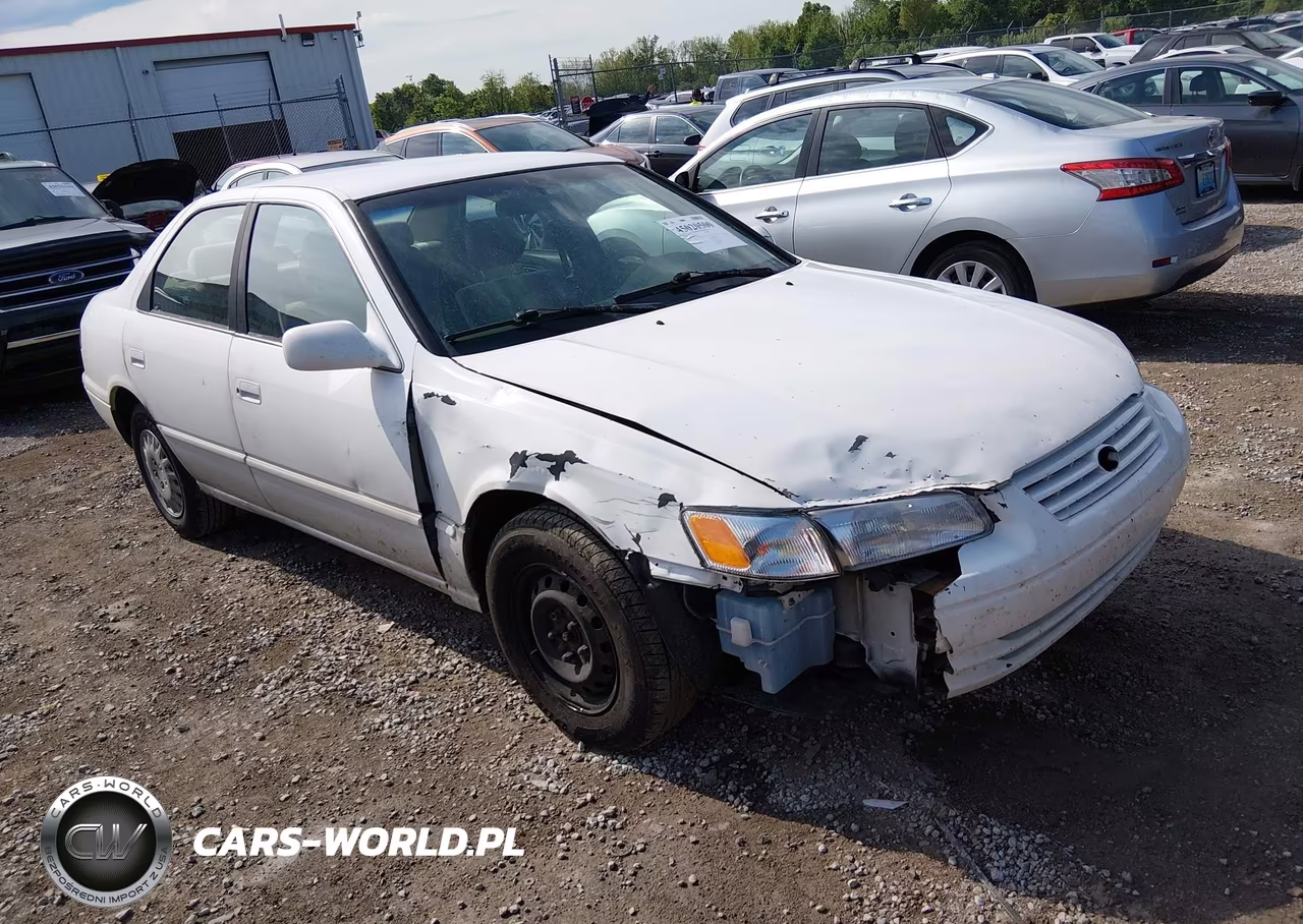 1999 Toyota Camry Le – zdjęcie 1 z 17