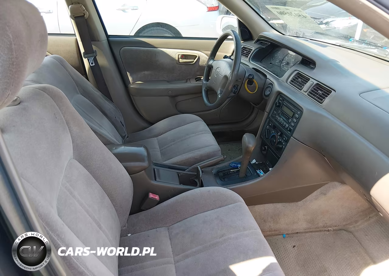 1999 Toyota Camry Le VIN:JT2BG22K8X0276718 - 5