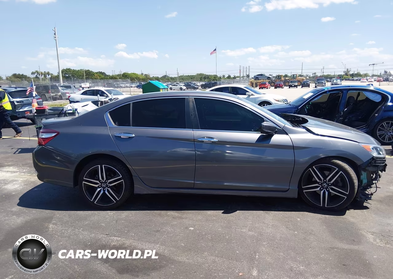 HONDA ACCORD VIN:1HGCR2F55HA159413 - 13