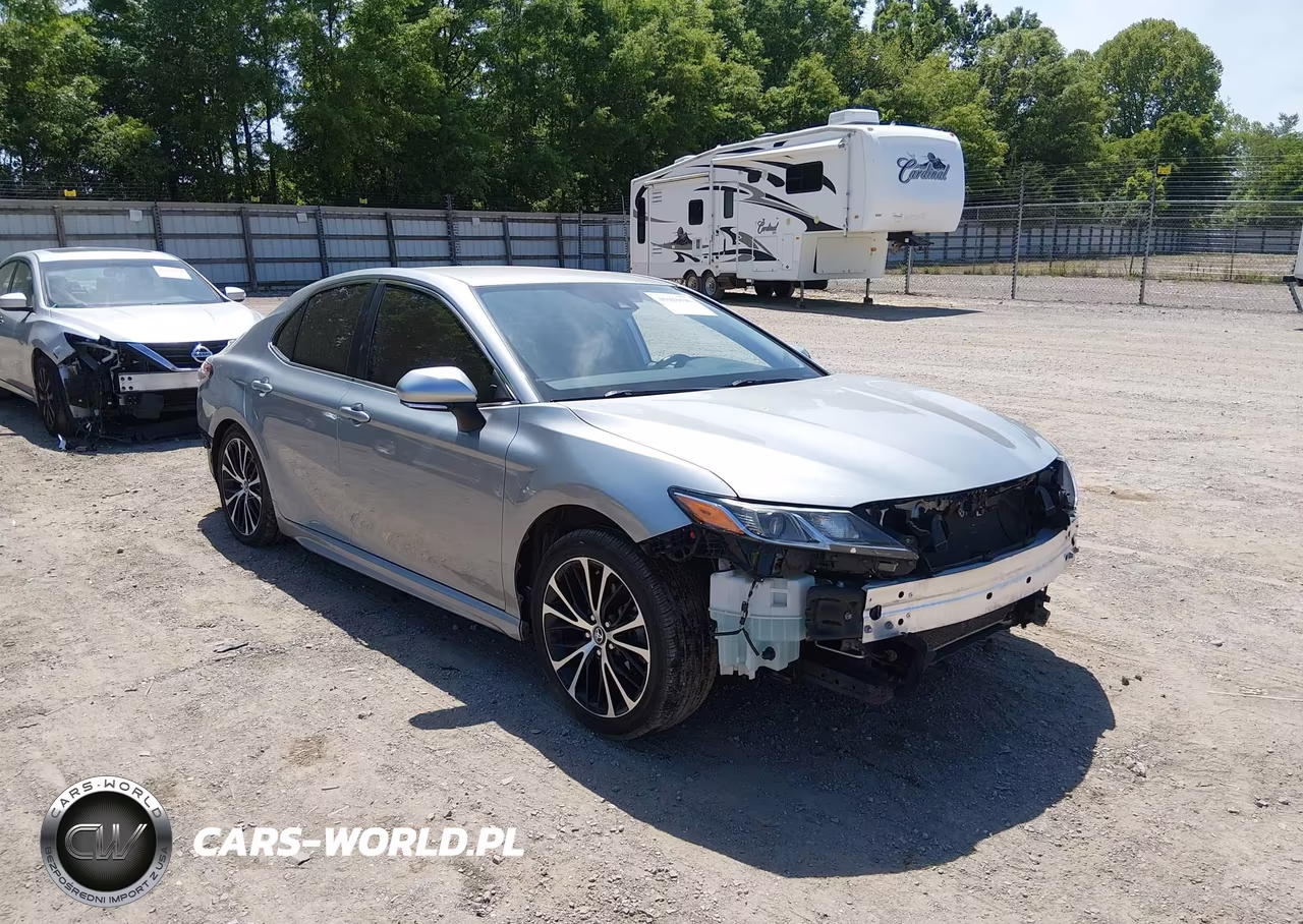 2020 Toyota Camry Se – zdjęcie 1 z 17