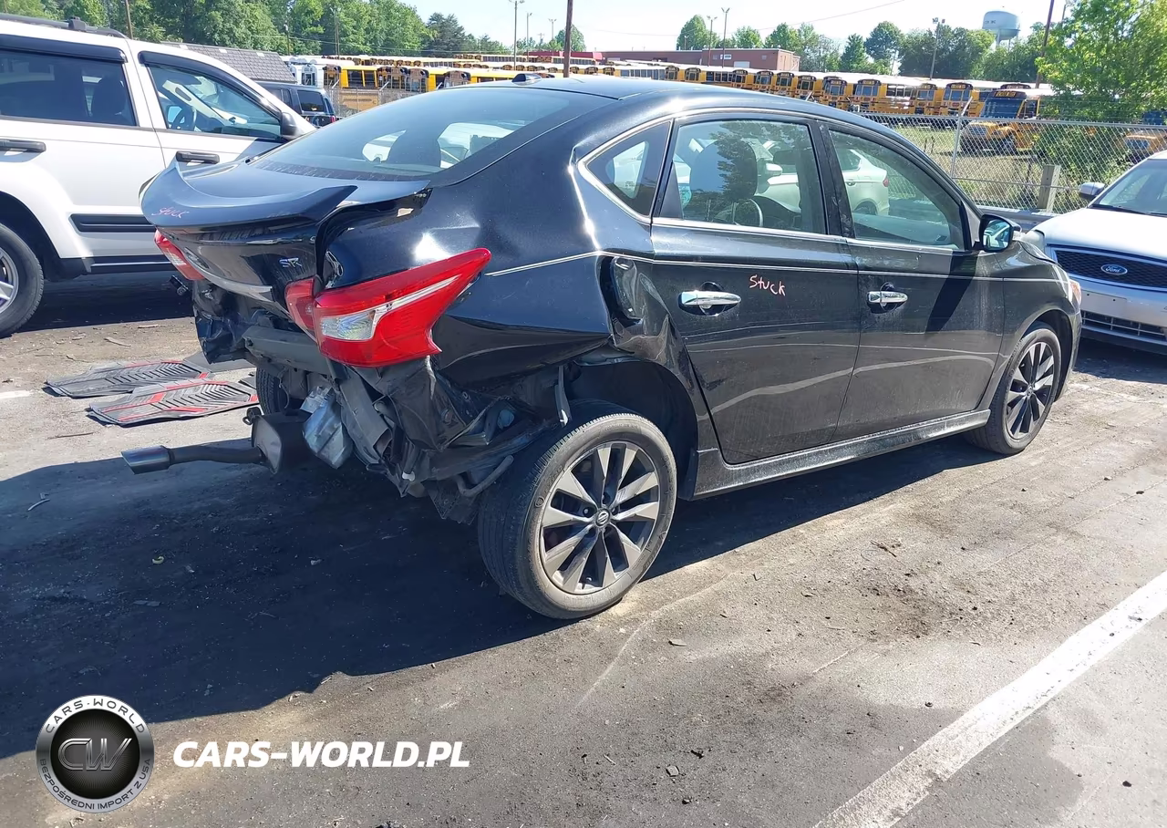 2018 Nissan Sentra Sr VIN:3N1AB7AP3JY310155 - 4