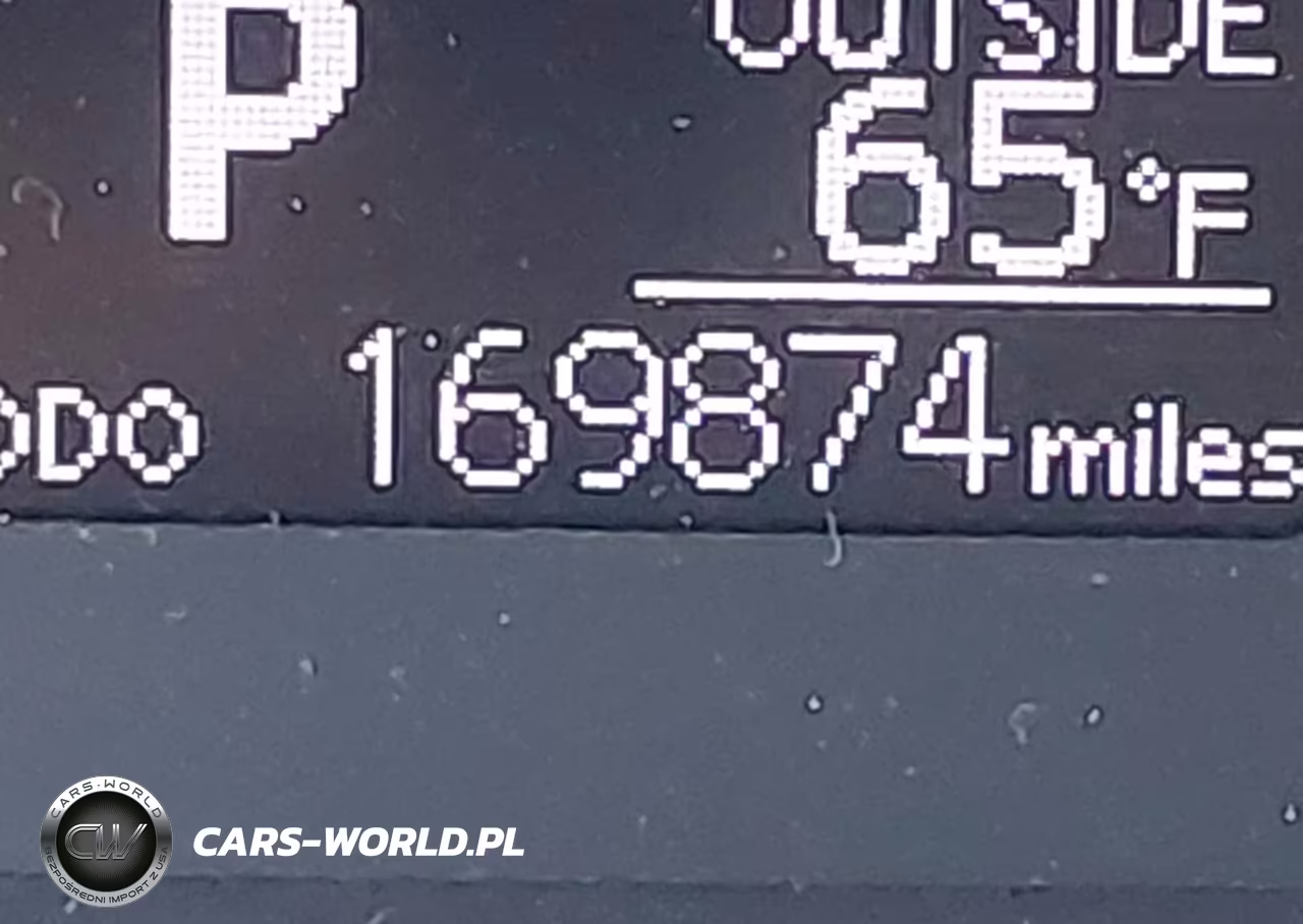 2017 Toyota Corolla Le VIN:2T1BURHE1HC830425 - 16