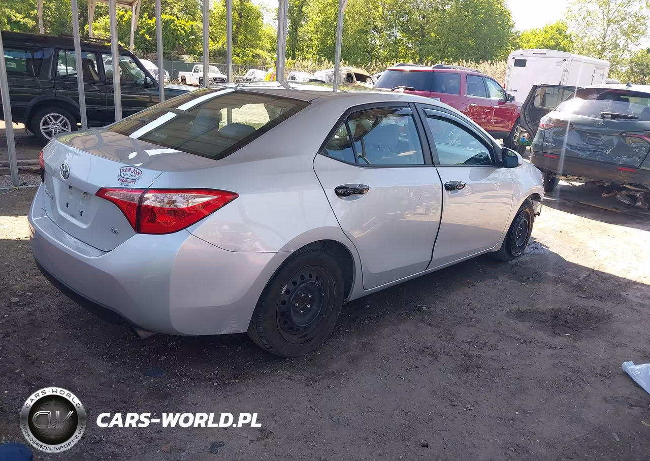 2017 Toyota Corolla Le VIN:2T1BURHE1HC830425 - 4