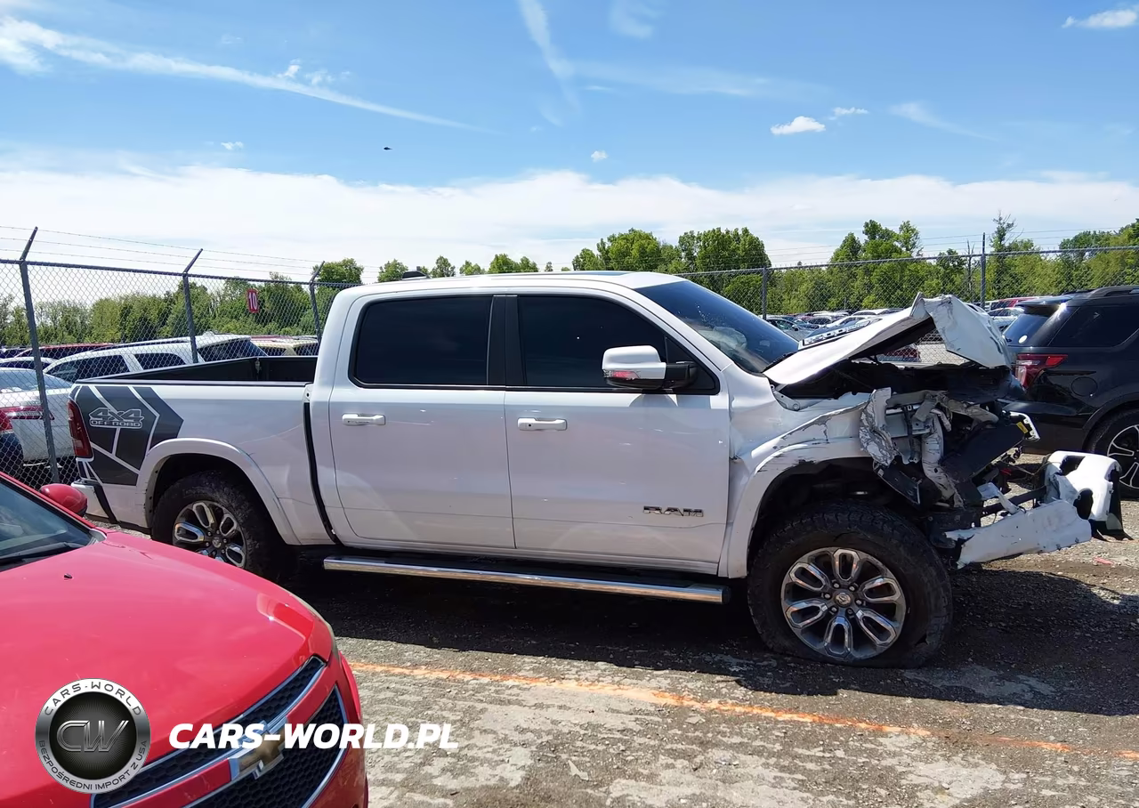 2020 Ram 1500 Laramie 4X4 5'7 Box VIN:1C6SRFJT0LN398478 - 12