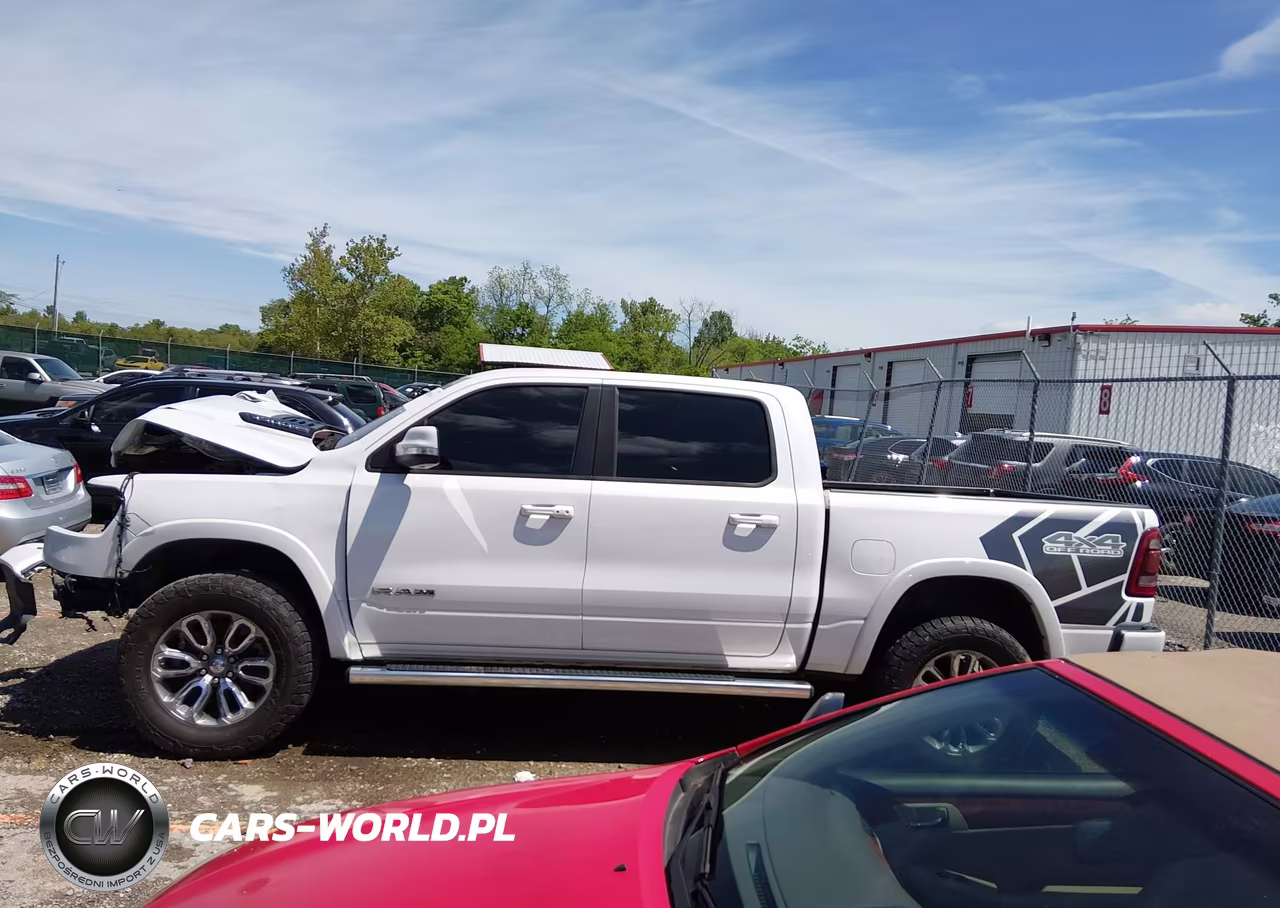 2020 Ram 1500 Laramie 4X4 5'7 Box VIN:1C6SRFJT0LN398478 - 13